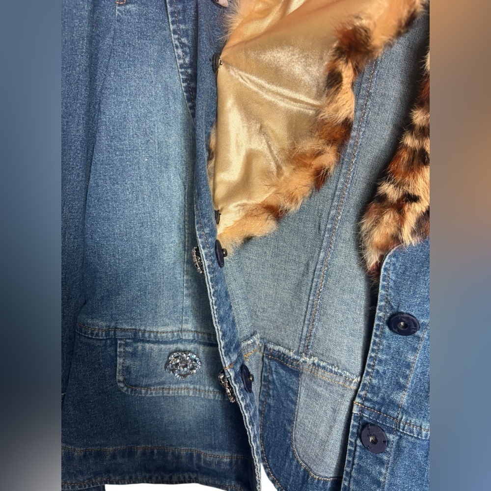 Y2K Berek Denim Faux Cheetah Fur Collar Embellished Jean Jacket Size Small - Picture 12 of 13